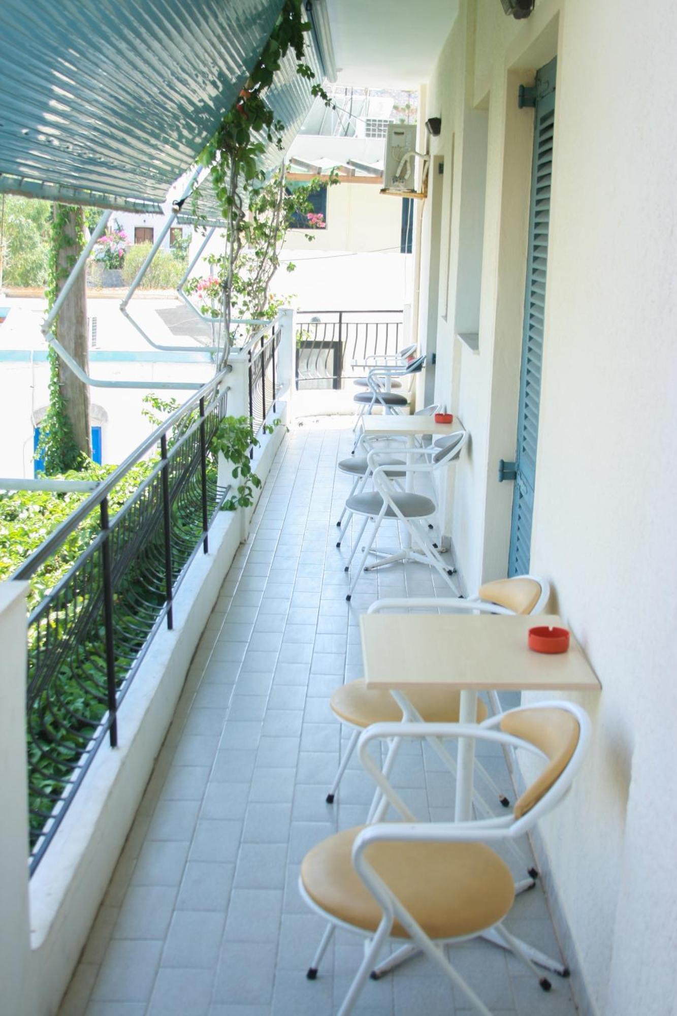George Apartments Livadia  Eksteriør billede