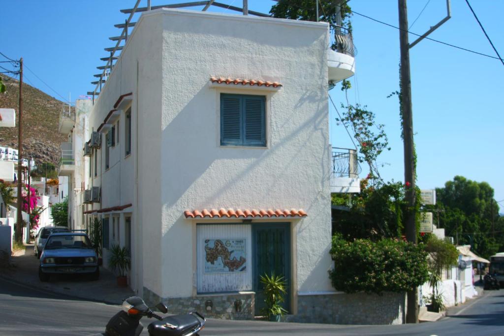 George Apartments Livadia  Eksteriør billede